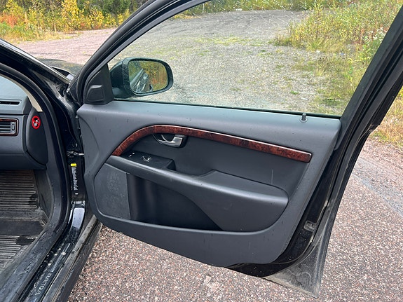 Volvo V70 8 of 13