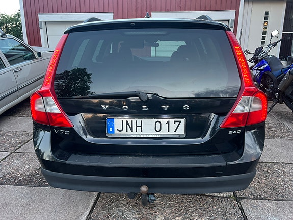 Volvo V70 5 of 13