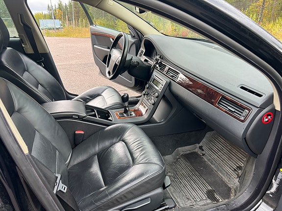 Volvo V70 9 of 13
