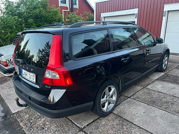 Volvo V70 4 of 13