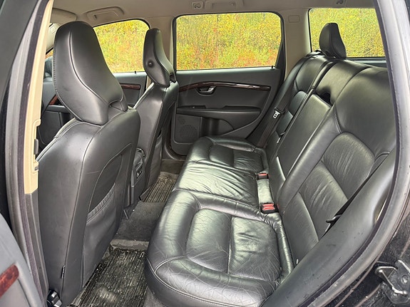 Volvo V70 11 of 13