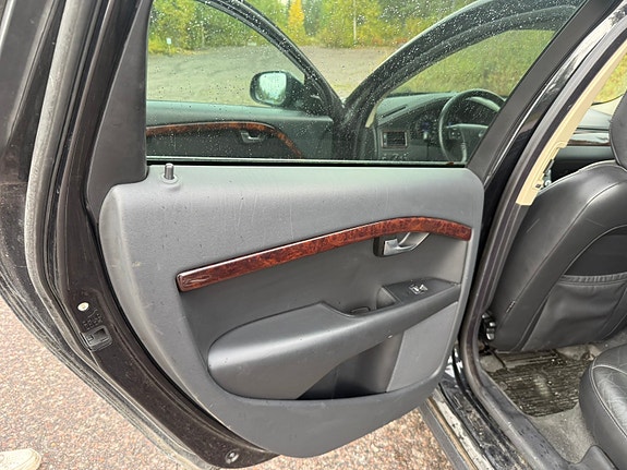 Volvo V70 12 of 13