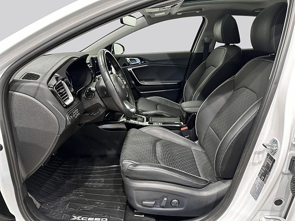 Kia XCeed 8 of 17