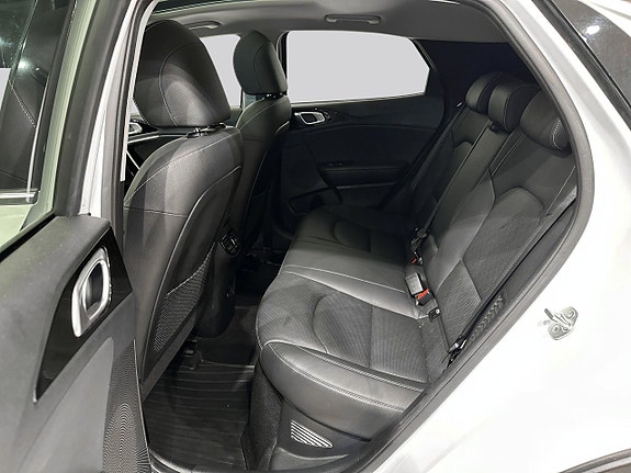 Kia XCeed 9 of 17