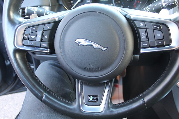 Jaguar XF 4 of 15