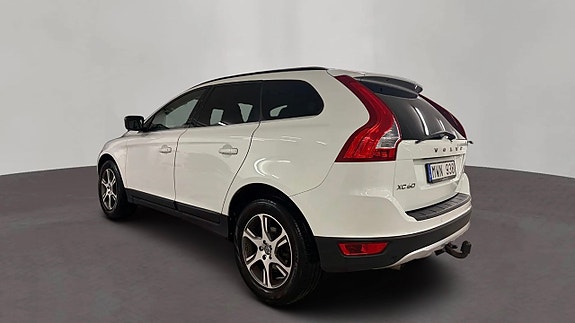 Volvo XC60 8 of 16