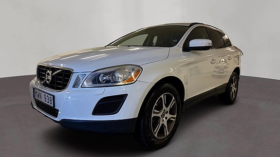 Volvo XC60 10 of 16