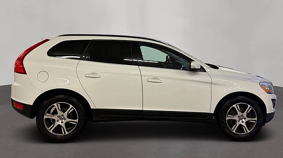 Volvo XC60 4 of 16