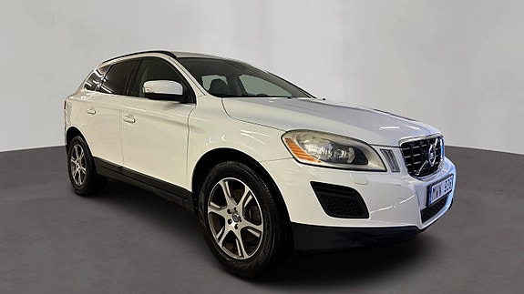 Volvo XC60 3 of 16