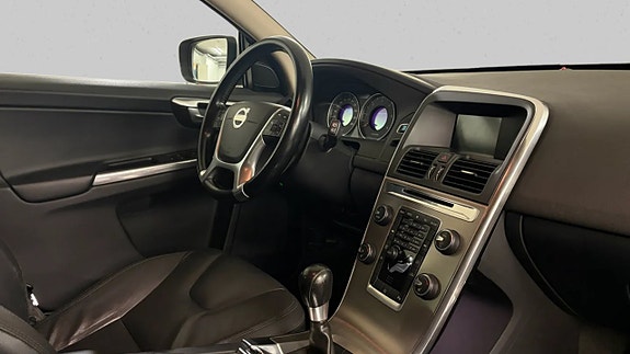 Volvo XC60 16 of 16