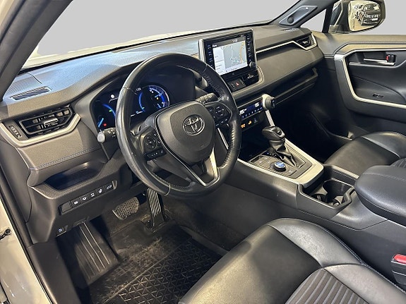 Toyota RAV4 14 of 19
