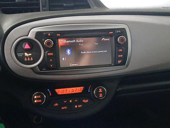 Toyota Yaris 17 of 19