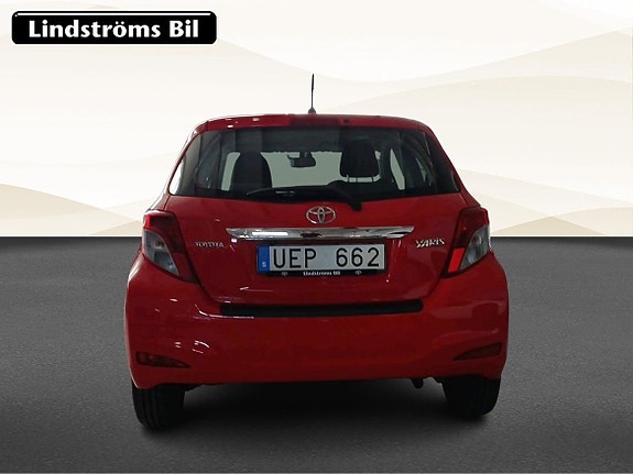Toyota Yaris 8 of 19