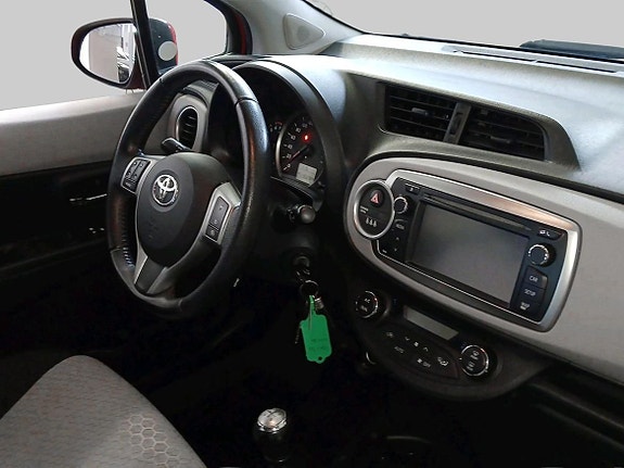 Toyota Yaris 10 of 19