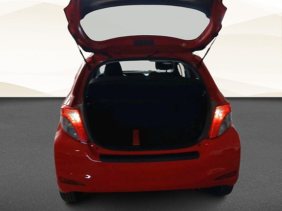 Toyota Yaris 13 of 19