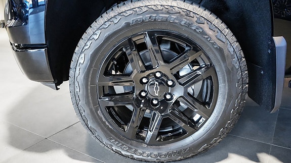 Chevrolet Silverado EV 15 of 30