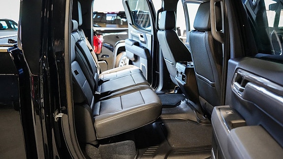 Chevrolet Silverado EV 30 of 30