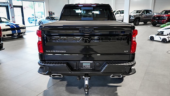 Chevrolet Silverado EV 4 of 30