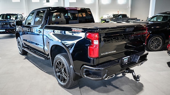 Chevrolet Silverado EV 6 of 30