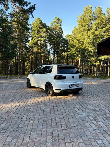 Volkswagen Golf VI 4 of 6