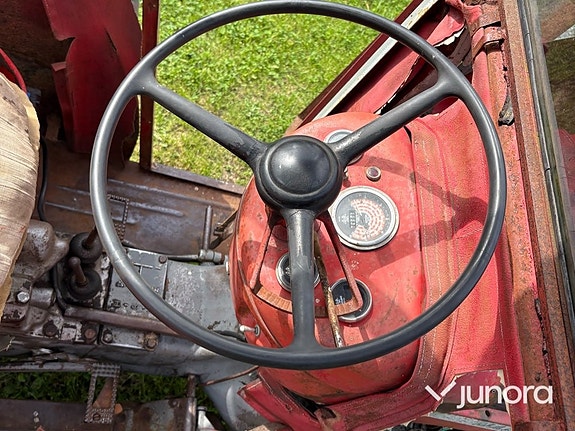 Traktor Massey Ferguson 30 17 of 30