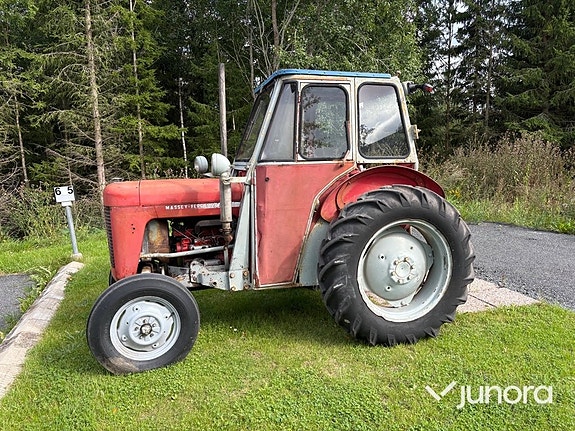 Traktor Massey Ferguson 30 2 of 30
