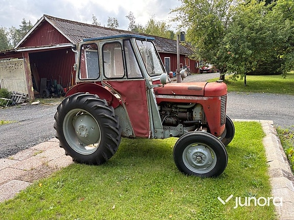 Traktor Massey Ferguson 30 8 of 30