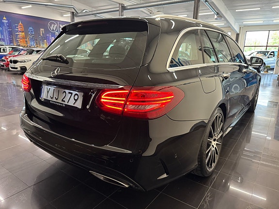 Mercedes-Benz C400 6 of 29