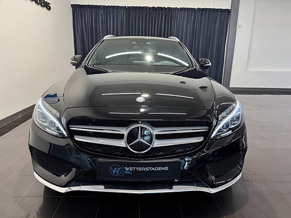 Mercedes-Benz C400 3 of 29