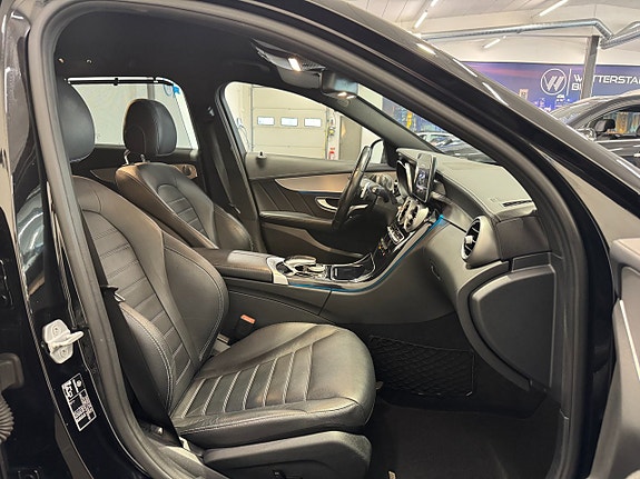 Mercedes-Benz C400 12 of 29