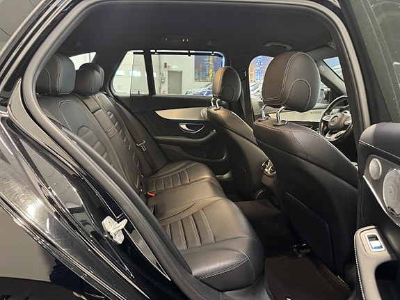 Mercedes-Benz C400 11 of 29
