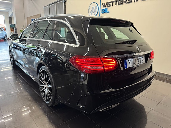 Mercedes-Benz C400 8 of 29
