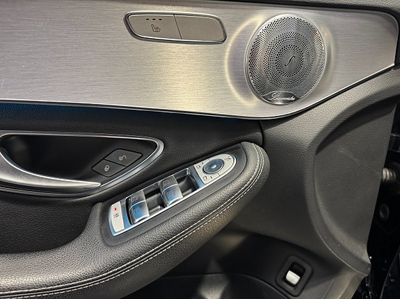 Mercedes-Benz C400 20 of 29