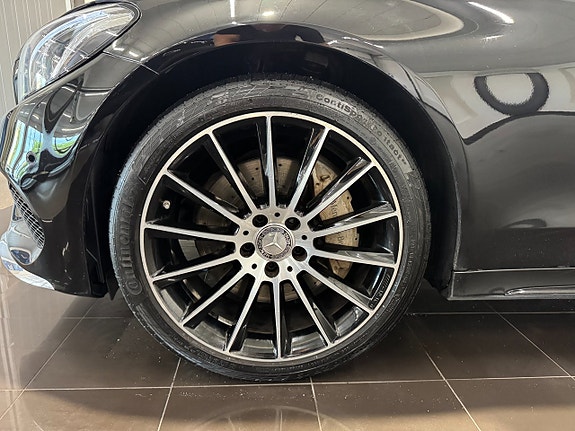 Mercedes-Benz C400 23 of 29