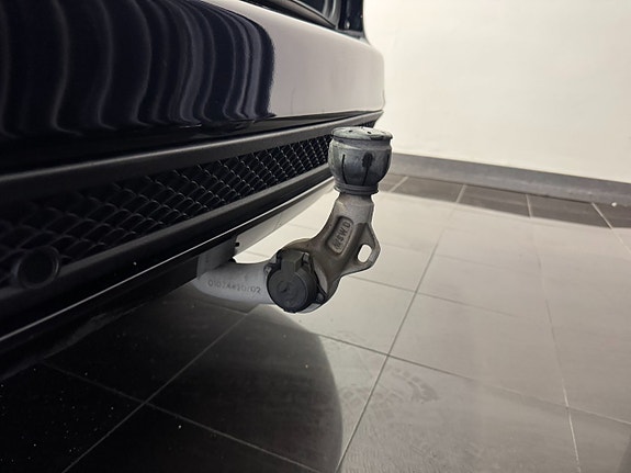 Mercedes-Benz C400 26 of 29