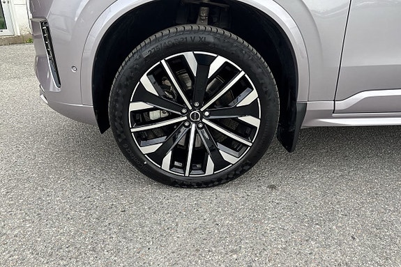 Volvo XC90 12 of 25