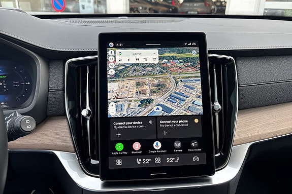 Volvo XC90 18 of 25