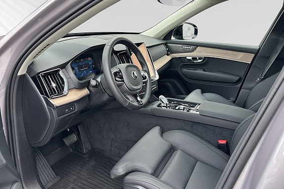 Volvo XC90 7 of 25