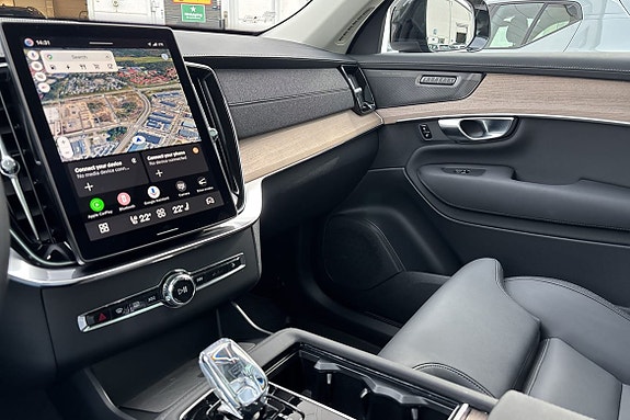 Volvo XC90 20 of 25