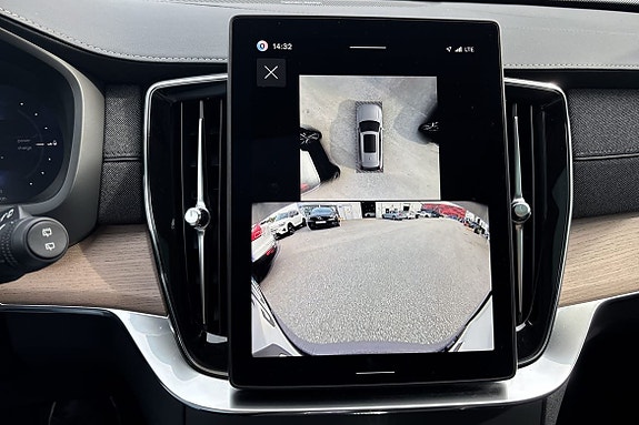 Volvo XC90 25 of 25