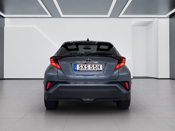 Toyota C-HR 7 of 18