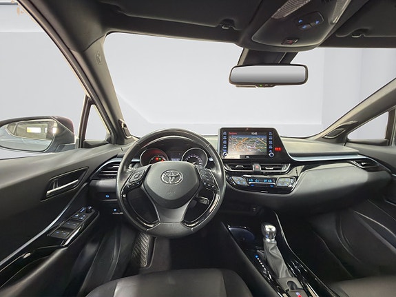 Toyota C-HR 12 of 18