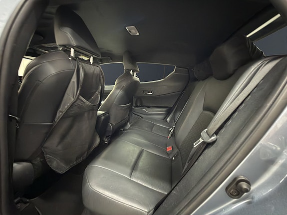 Toyota C-HR 10 of 18