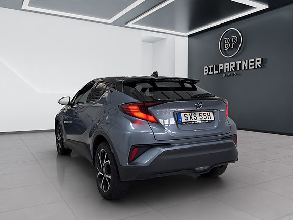 Toyota C-HR 8 of 18