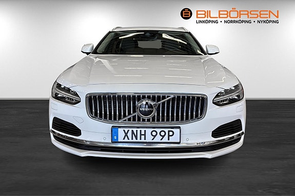 Volvo V90 2 of 19