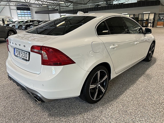 Volvo S60 4 of 24
