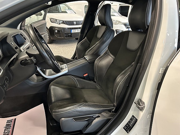 Volvo S60 13 of 24