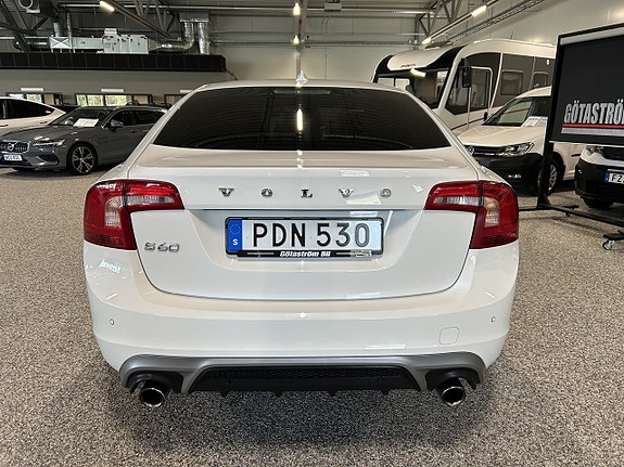 Volvo S60 3 of 24
