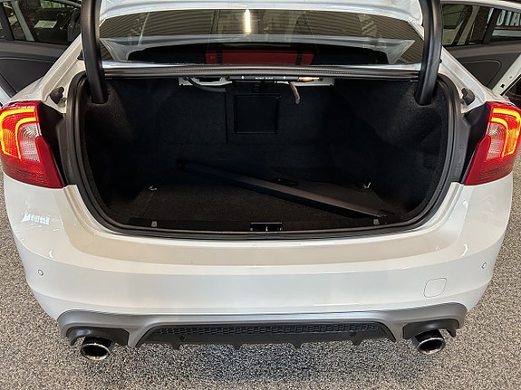 Volvo S60 15 of 24