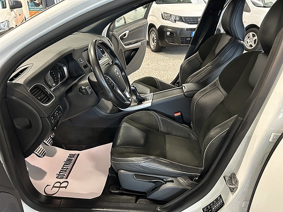 Volvo S60 11 of 24